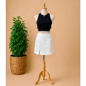 White Skort with Front Slit Brand: Da•X